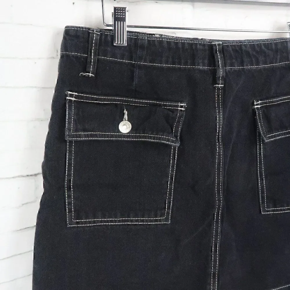 FOREVER 21 BLACK DENIM WITH WHITE STITCHING MINI SKIRT SIZE LARGE